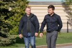 Зеленський "посадив на олівець" двох вінничан: "За особливі заслуги..."