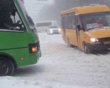 Сніговий колапс у Дніпрі: величезні пробки та лайка Філатова