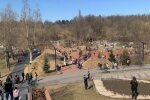 У Харкові заплакана крихітка благала перехожих про допомогу: "Мама випила..."