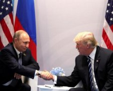 "Выйдете из Украины?" Трамп неформально обратился к Путину
