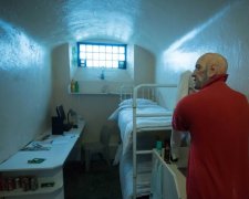 Для неплатників податків створили середземноморський лайнер-клітку