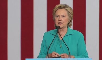 Клінтон змішала з брудом Трампа й показала справжнє обличчя Путіна