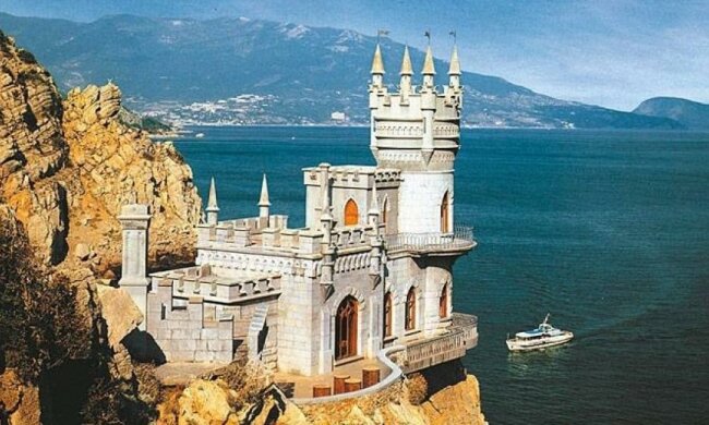 Филипп Киркоров стал владельцем "Ласточкиного гнезда" (ФОТО)