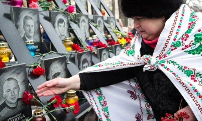 З'явилися знімки народного віче на честь річниці Революції гідності