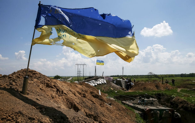 На Донбасі з'явилися синьо-жовті прапори, скрізь чути "Слава Україні": що відбувається
