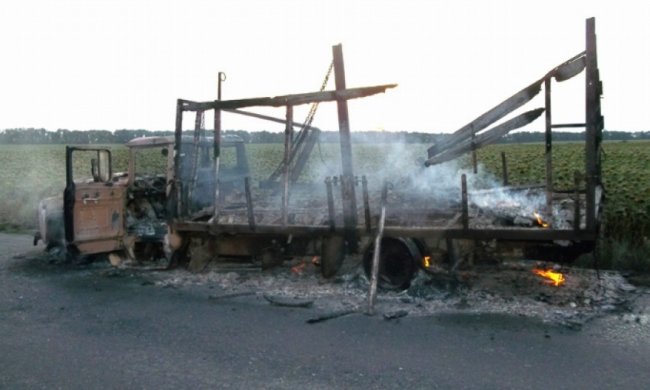 На Полтавщині вантажівка загорілась на ходу