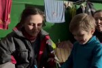 Українці в підвалі Маріуполя, скріншот з відео
