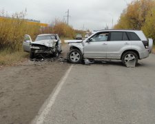 Українські депутати потрапили в смертельну подвійну ДТП: швидкі забирають тіла