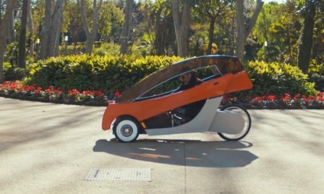 Італієць зібрав авто на сонячних батареях

