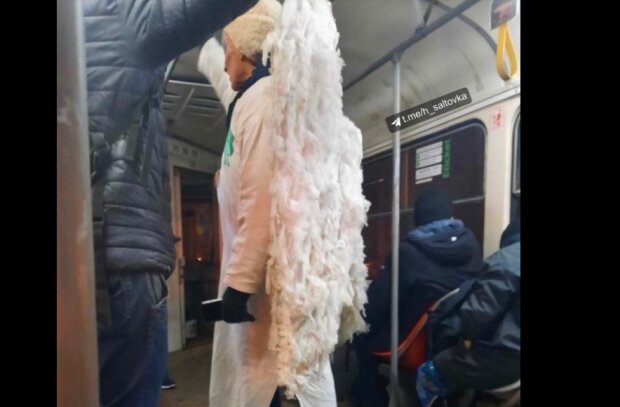 В харьковском трамвае засекли ангела, пассажиры не удивлены: "Все ради дрифта"