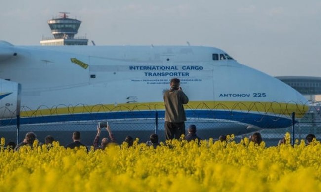 Українці запустили 3D-екскурсії літаком "Мрія"