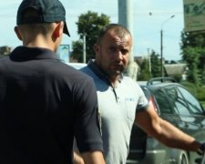 Здичавілий Іван: як водій BMW поліцейських обматюкав (відео)