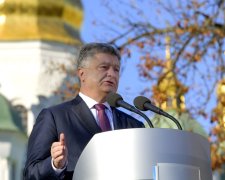 "Вони люто вчепилися в маніакально клептократичний режим": Романенко показав, хто голосує за Порошенка