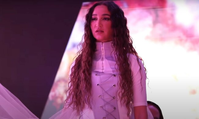 Ольга Бузова, скріншот з відео