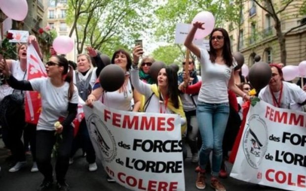 Обурені дружини французьких копів заступилися за чоловіків