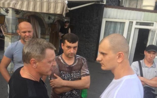 Активисты проучили фейкового героя Украины
