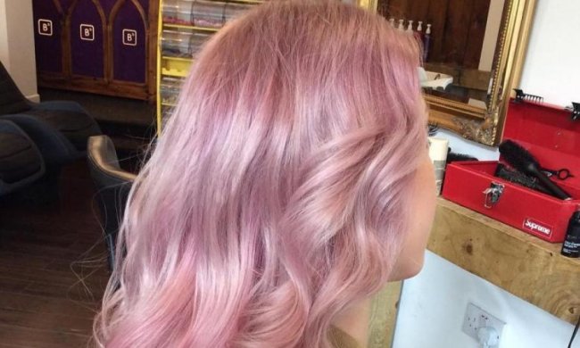 Малолітня донька ведучої "закосила" під дорослу