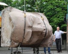 Памятник организатору Голодомора был демонтирован в Херсоне