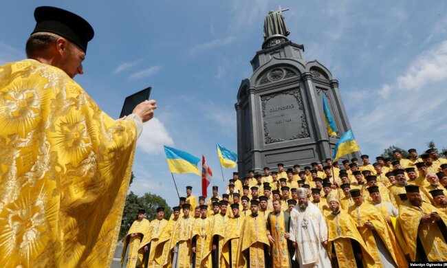 28 липня - важливий день для всіх християн: чому не можна працювати і чому на вулицях зберуться натовпи, прикмети та заборони