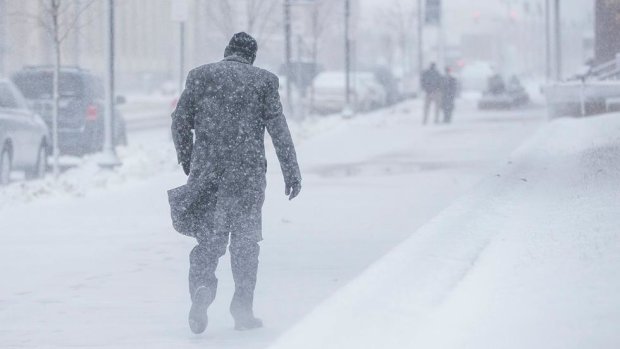 Колючий мороз и снег по колени: в Украине объявили штормовое предупреждение