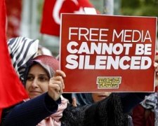 Двое оппозиционных турецких журналиста попали в тюрьму на 5 лет