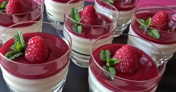 Рецепт нежного ягодного желе на основе йогурта