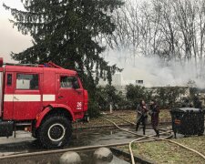 У Києві на ВДНГ спалахнув ресторан, все в диму, - відео з "чистилища"