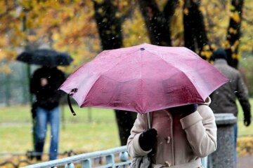 Погода на начало недели: Украину затянут черные тучи, принеся с собой осенний "душ"