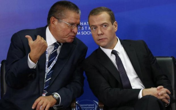 По стопам КНДР: Медведев удержит россиян на коротком поводке