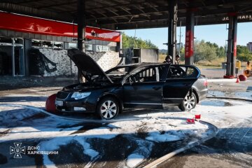 Наслідки атаки російських безпілотників на АЗС у Харкові