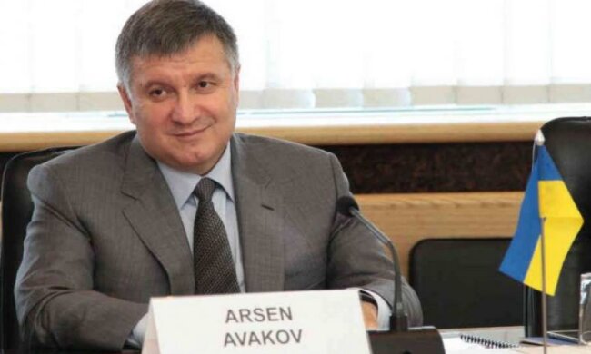 Азаров вселился в Авакова: видеодоказательство