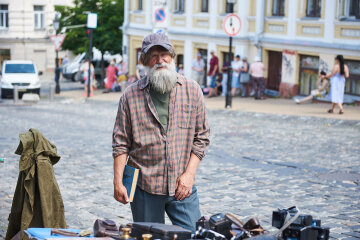 Стас Боклан сыграл Деда в сериале "Папик"