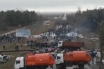 В Енергодарі на Запоріжжі місцеві готують барикади з машин і шин, щоб зупинити окупанта