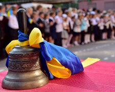 Для школьников в Украине прозвучал первый звонок, фото: УНИАН