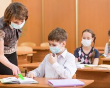 Українські школи масово закривають на карантин: дітей косить небезпечний вірус