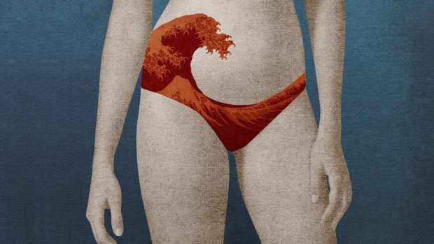 "Это красиво и естественно": американка вымазалась менструальной кровью, чтобы разрушить стереотипы