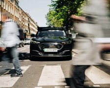 Безпілотне таксі Uber на базі Ford Mustang Mach-E