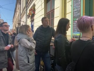 Біженці відкрили пиріжкову, скріншот з відео