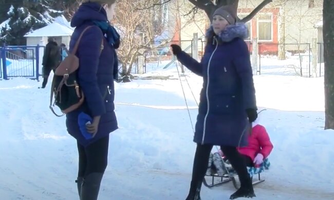 Матери-одиночки, кадр из видео