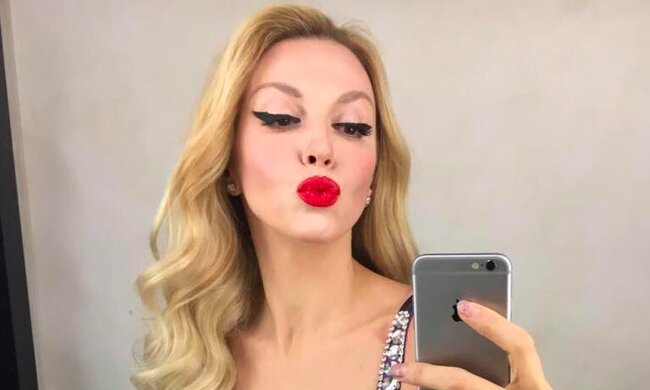Полякова показала сочную грудь в платьице-кольчуге, вот это формы: "Снова зажигаешь"