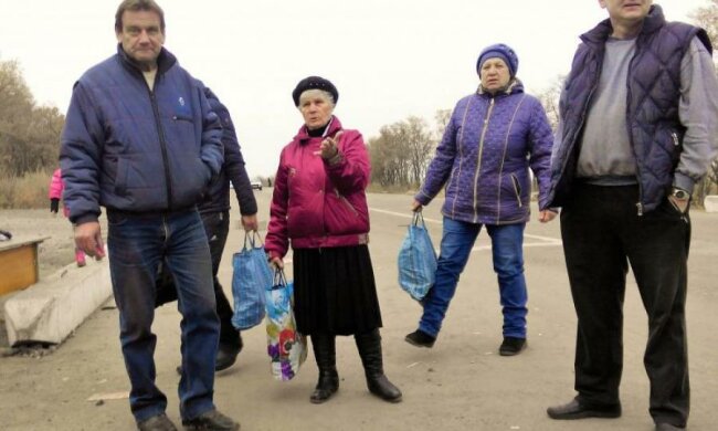 Окупанти обмежили ввезення українських продуктів