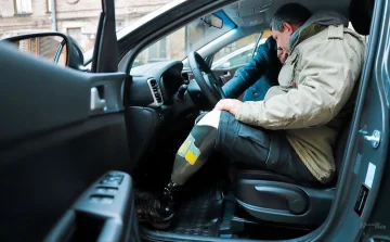 Ветеран за кермом автомобіля