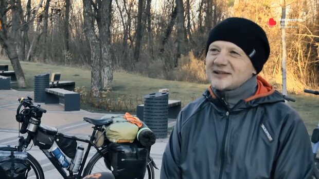 Українець на велосипеді проїхав 12 тис кіломметрів, фото: "джедаї"