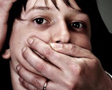 Російські підлітки вчинили самосуд над педофілом