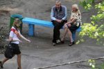 Пристрасть, пияки, диваки і Ленін – українець п’ять років знімав лавочку у дворі (фото)