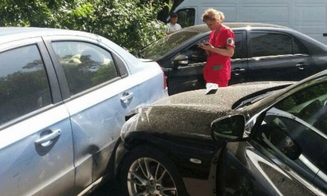 Дівчина через напад епілепсії протаранила 4 автомобілі в Одесі