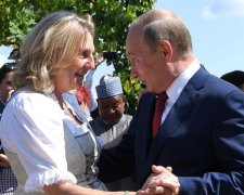 Козачий хор і самовар: неадекватні танці Путіна на весіллі міністра Австрії потрапили на відео