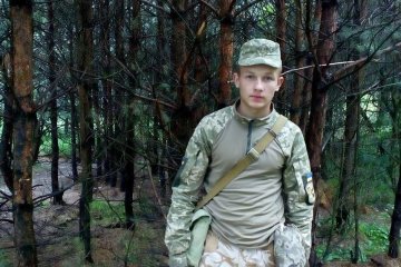 Появилось видео песни 19-летнего защитника Украины, которого больше нет в живых: последние слова маме