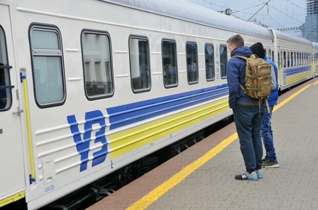 Укрзалізниця пустила 14 нових потягів: де купити квитки та куди можна поїхати