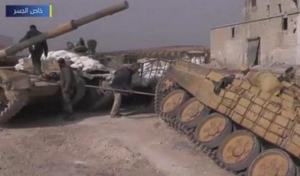Сирийские повстанцы отбили у войск Асада тяжелую технику (фото)